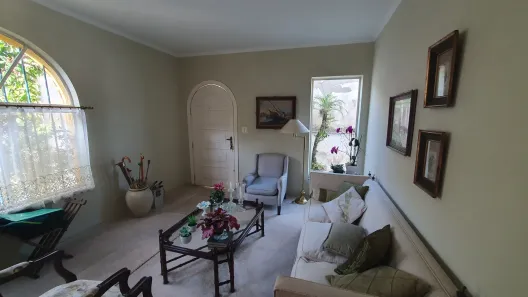 Casa com 3 Quartos para venda ou aluguel, 350m² no Vila Tramontano, São Paulo