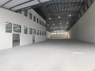 Galpão/Depósito/Armazém para alugar, 2600m² no Benfica, Rio de Janeiro