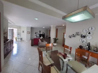 Casa com 4 Quartos à venda, 384m² no Jardim Karaíba, Uberlândia