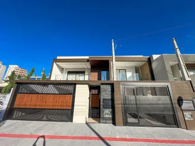 Sobrado com 3 Quartos à venda, 145m² no Centro, Balneário Piçarras