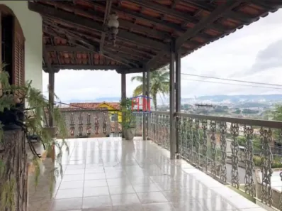Casa com 3 Quartos à venda, 303m² no Camargos, Belo Horizonte