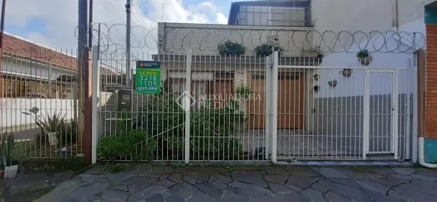 Casa com 2 Quartos à venda, 101m² no Santa Maria Goretti, Porto Alegre