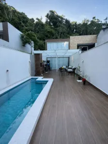 Casa de Condomínio com 2 Quartos para alugar, 200m² no Vargem Grande, Rio de Janeiro