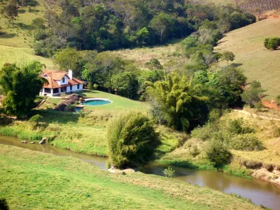 Fazenda/Sítio com 3 Quartos à venda, 230m² no , Cunha