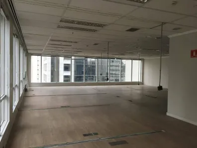 Sala Comercial para alugar, 254m² no Vila Olímpia, São Paulo