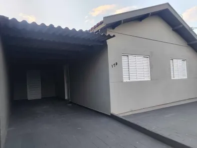 Casa com 2 Quartos para alugar, 90m² no Vitória Régia, Londrina