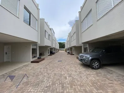 Casa de Condomínio com 3 Quartos para alugar, 205m² no Pioneiros Catarinenses, Cascavel