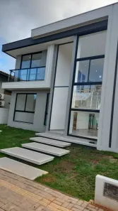 Casa com 4 Quartos à venda, 245m² no Buraquinho, Lauro de Freitas