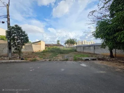 Lote/Terreno à venda, 528m² no Goiânia 2, Goiânia