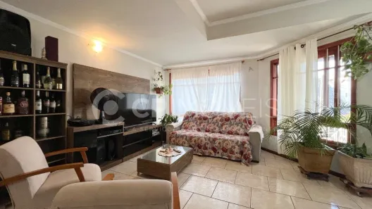 Casa com 3 Quartos à venda, 206m² no Jardim Itu, Porto Alegre