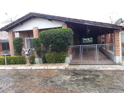 Casa de Condomínio com 2 Quartos à venda, 175m² no Mansões Águas Quentes, Caldas Novas