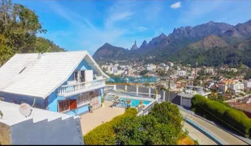 Casa com 4 Quartos à venda, 212m² no Fazendinha, Teresópolis
