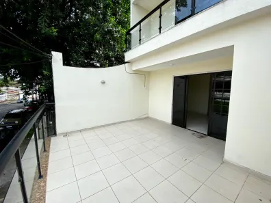 Sobrado com 3 Quartos para alugar, 100m² no Curicica, Rio de Janeiro