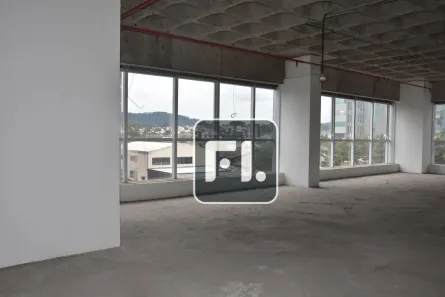 Sala Comercial para alugar, 106m² no Green Valley Alphaville, Barueri