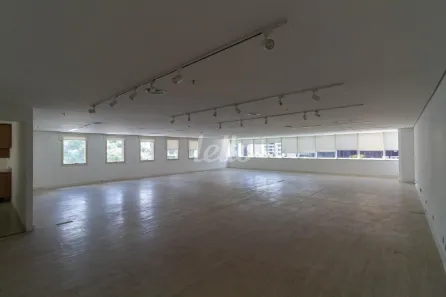 Sala Comercial para alugar, 206m² no Vila Olímpia, São Paulo