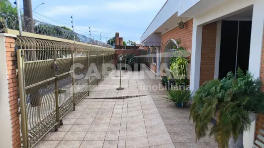 Casa com 3 Quartos à venda, 236m² no Vila José Bonifácio, Araraquara