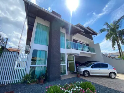 Casa com 3 Quartos à venda, 323m² no Guanabara, Joinville
