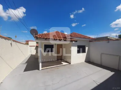 Casa com 2 Quartos para alugar, 90m² no Saraiva, Uberlândia
