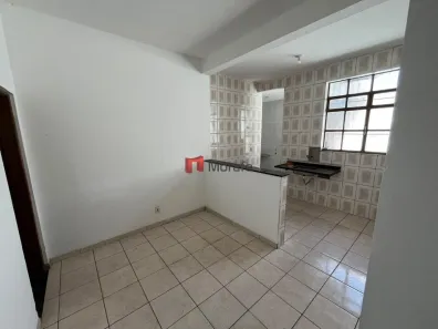 Casa com 3 Quartos para alugar, 65m² no Floramar, Belo Horizonte