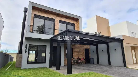 Casa de Condomínio com 3 Quartos à venda, 226m² no Laranjal, Pelotas