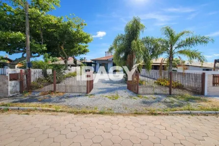 Casa com 3 Quartos para alugar, 150m² no Praia do Sonho, Palhoça