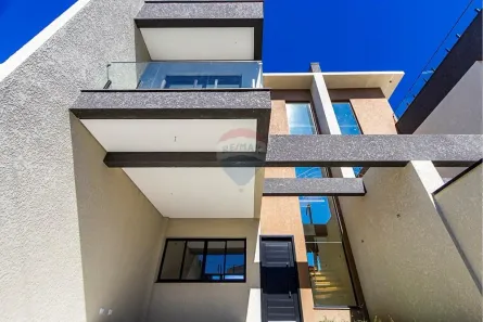 Sobrado com 3 Quartos à venda, 236m² no Bom Jesus, São José dos Pinhais