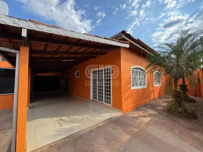 Casa com 3 Quartos para alugar, 148m² no Canelas, Várzea Grande