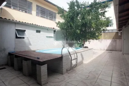 Casa com 3 Quartos para alugar, 101m² no Santo Antônio, Porto Alegre