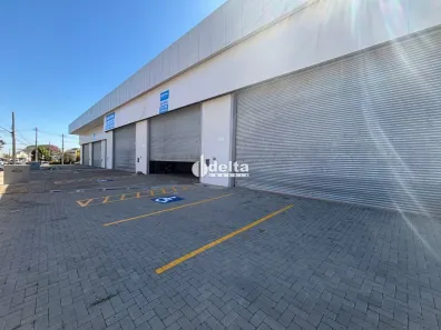Ponto Comercial para alugar, 200m² no Santa Mônica, Uberlândia