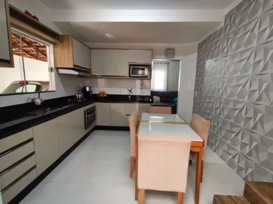 Casa de Condomínio com 2 Quartos à venda, 113m² no Canadá, Cascavel