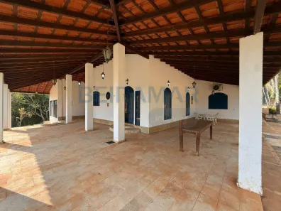 Casa com 4 Quartos para alugar, 400m² no Setor Habitacional Tororó, Brasília