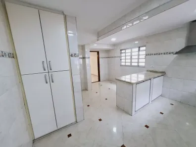 Sobrado com 3 Quartos à venda, 185m² no Caxingui, São Paulo