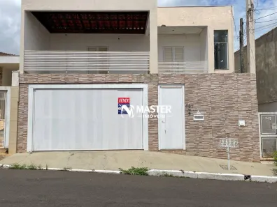 Sobrado com 4 Quartos à venda, 220m² no Alto Cafezal, Marília