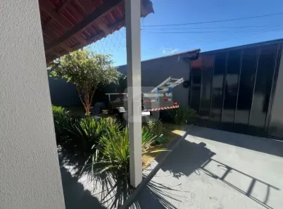Casa com 2 Quartos à venda, 90m² no Segismundo Pereira, Uberlândia