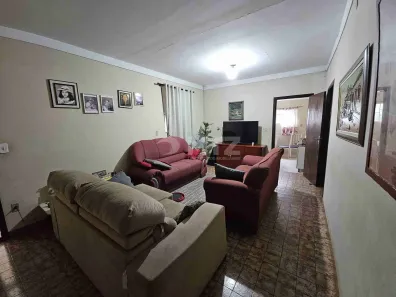 Casa com 4 Quartos à venda, 220m² no Vila Carmelo, Botucatu