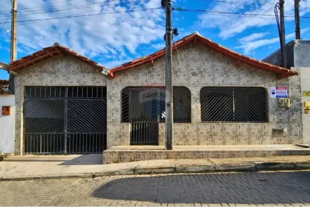 Casa com 6 Quartos à venda, 240m² no Jardim Caraípe, Teixeira de Freitas