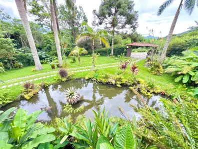 Casa de Condomínio com 4 Quartos à venda, 498m² no Samambaia, Petrópolis