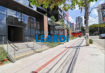 Ponto Comercial para alugar, 875m² no Pinheiros, São Paulo