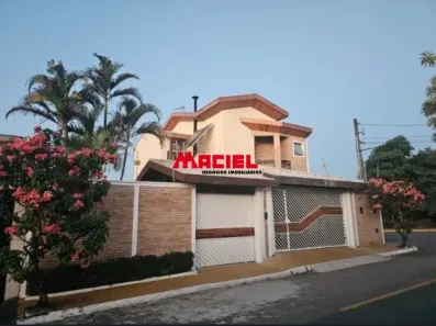 Sobrado com 4 Quartos à venda, 270m² no Loteamento Villa Branca, Jacareí