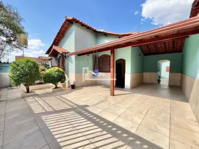 Casa com 4 Quartos à venda, 360m² no Copacabana, Belo Horizonte