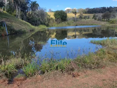 Fazenda/Sítio com 3 Quartos à venda, 400m² no Centro, Socorro
