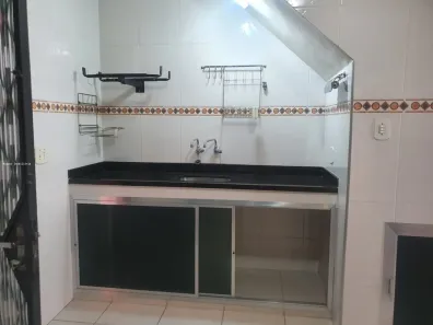 Casa com 2 Quartos para alugar, 80m² no Vila Valqueire, Rio de Janeiro