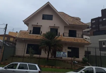 Casa com 4 Quartos para alugar, 400m² no Portão, Curitiba