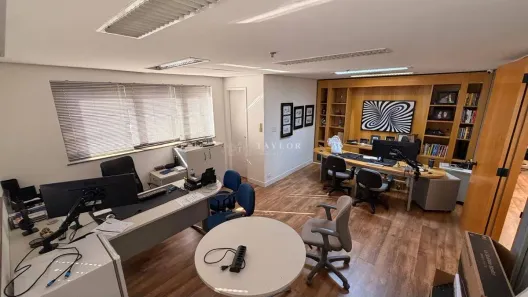 Ponto Comercial para alugar, 130m² no Vila Olímpia, São Paulo