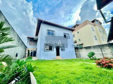 Casa com 4 Quartos à venda, 250m² no Arvoredo, Contagem