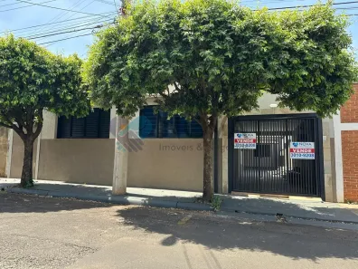 Imóvel Comercial com 4 Quartos à venda, 200m² no Centro, Araraquara