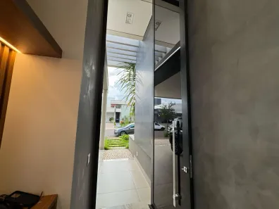 Casa de Condomínio com 3 Quartos para alugar, 210m² no Jardim Botânico, Uberlândia