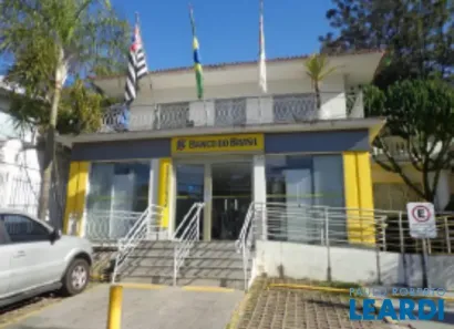 Sobrado com 3 Quartos para alugar, 556m² no Pacaembu, São Paulo