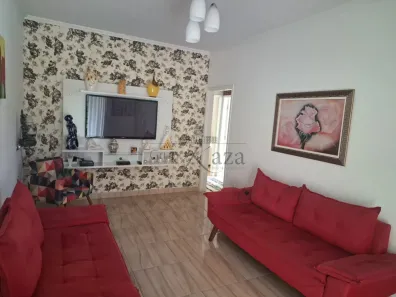Sobrado com 2 Quartos à venda, 130m² no Parque Santo Antônio, Jacareí