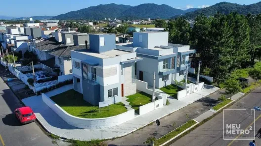 Casa com 3 Quartos à venda, 140m² no Campeche, Florianópolis